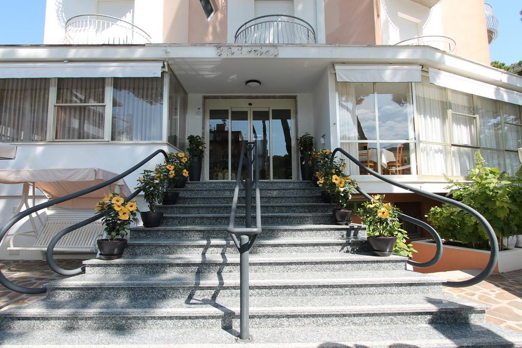 Hotel Escorial Cervia Exterior foto